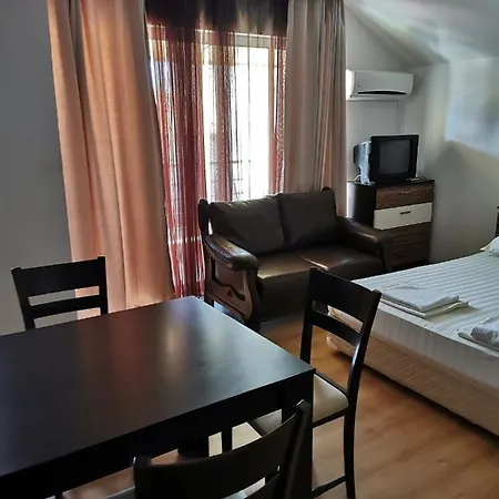 Jelezchevi Guest Hotel Primorsko