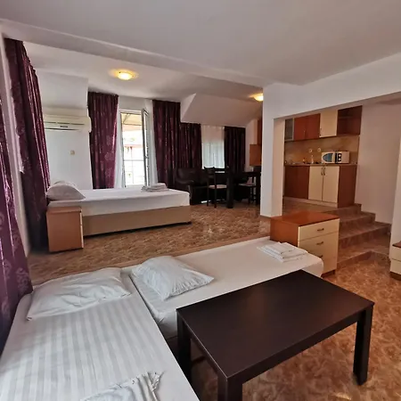 Jelezchevi Guest 2* Primorsko