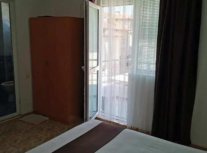 Ξενοδοχείο Jelezchevi Guest Πριμόρσκο